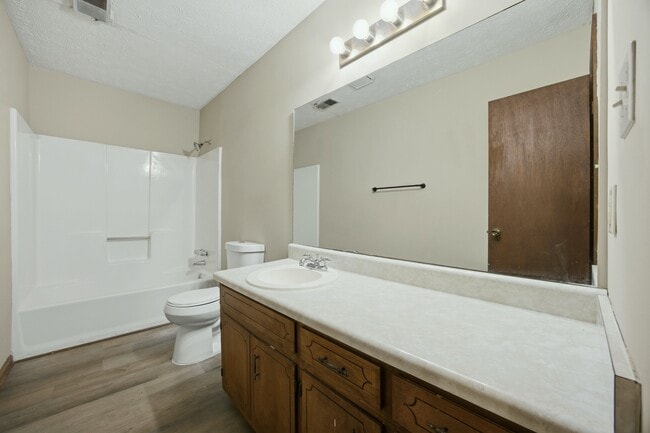 Building Photo - 1701 Rose Garden Ln