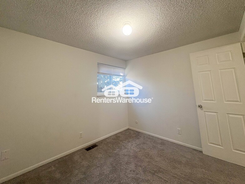 Building Photo - 632 E 116th Ave