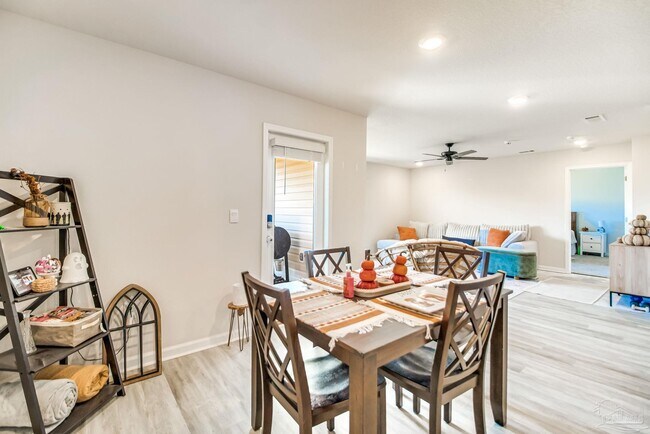 Building Photo - 4385 White Birch Ct