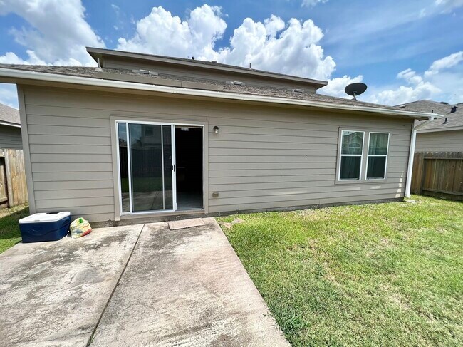Building Photo - 10831 Woodwind Shadows Dr