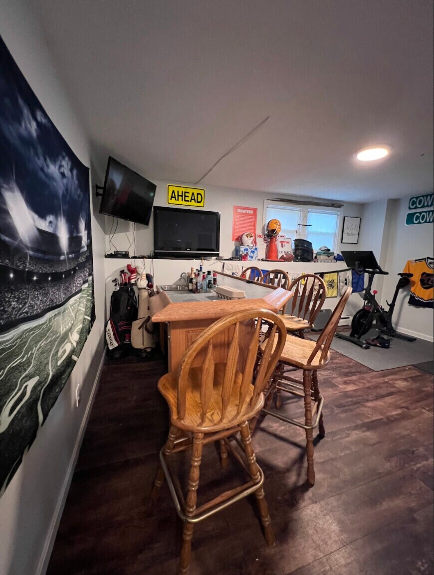 Building Photo - 117 Cowing St