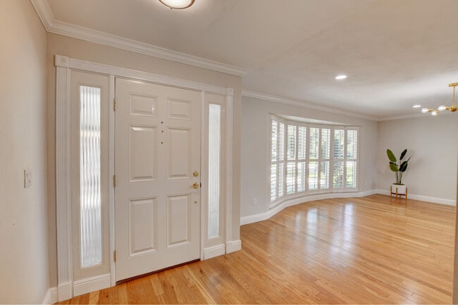 Building Photo - 1010 SW 1st St