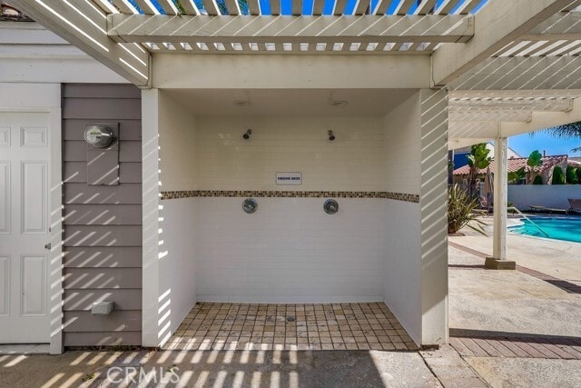 Building Photo - 7030 Seawind Dr