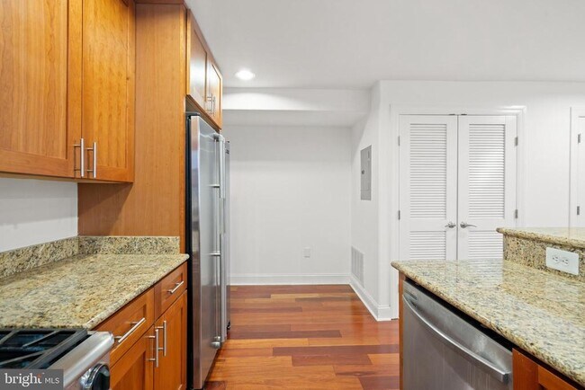 Building Photo - 1354 Euclid St NW
