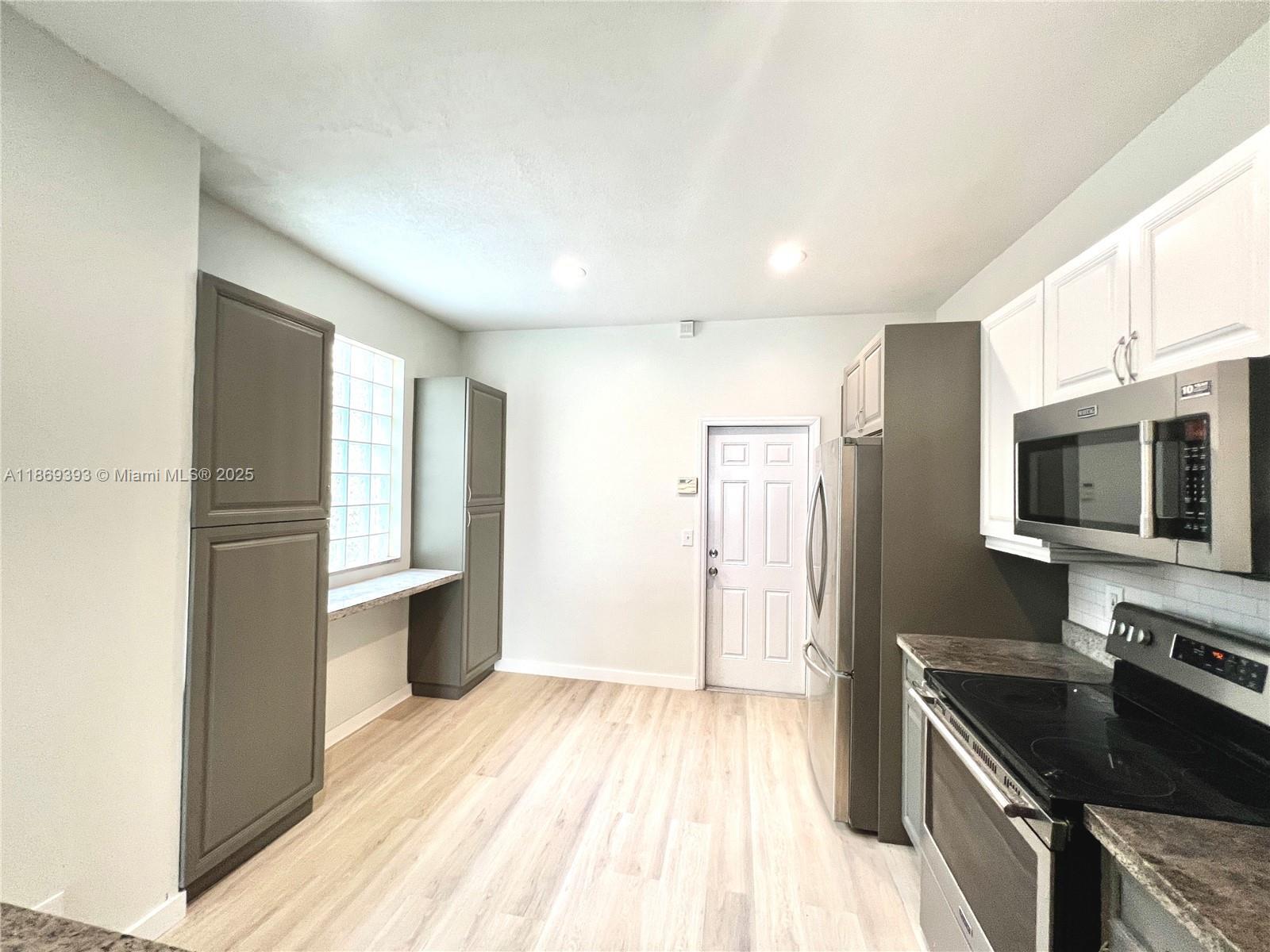 Building Photo - 1816 Salerno Cir