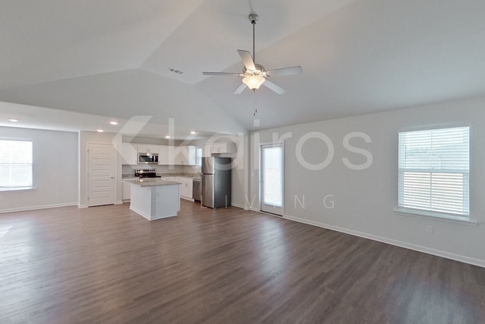 Building Photo - 137 Western Red Cedar Dr