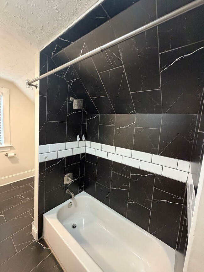 Building Photo - 441 E Whittier St