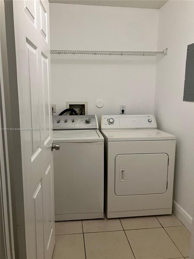 Building Photo - 4025 W McNab Rd