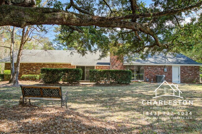 Building Photo - 1805 Chelwood Cir