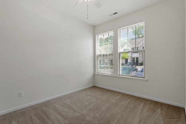 Building Photo - 731 Maypearl Ln