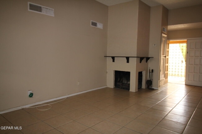 Building Photo - 10711 Ivanhoe Dr