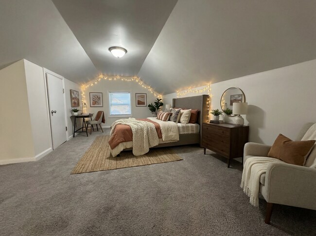 Building Photo - 3739 Rhea Ave