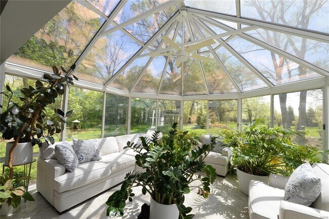 Building Photo - 1306 S Geyer Rd