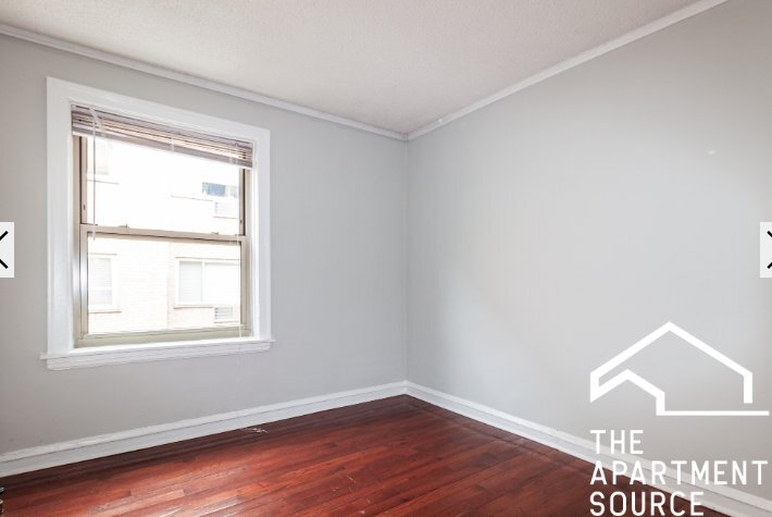 Building Photo - 542 W Surf St