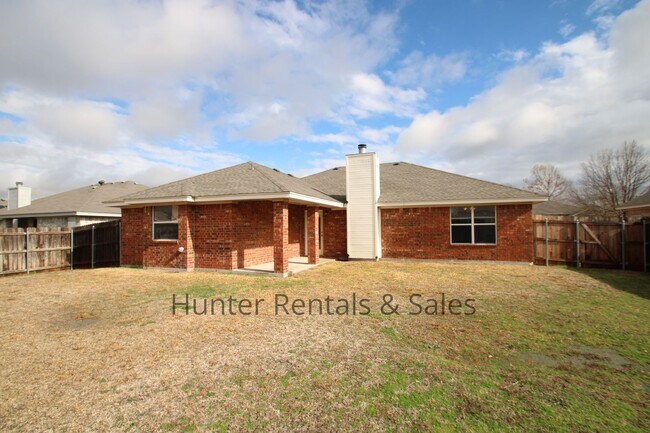 Building Photo - Conveniently Located!!!