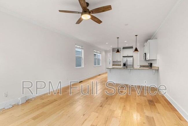 Building Photo - 537 Eastboro Dr