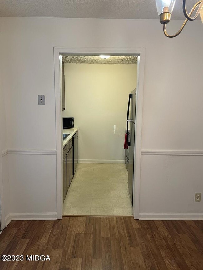 Building Photo - 5161 Nisbet Dr