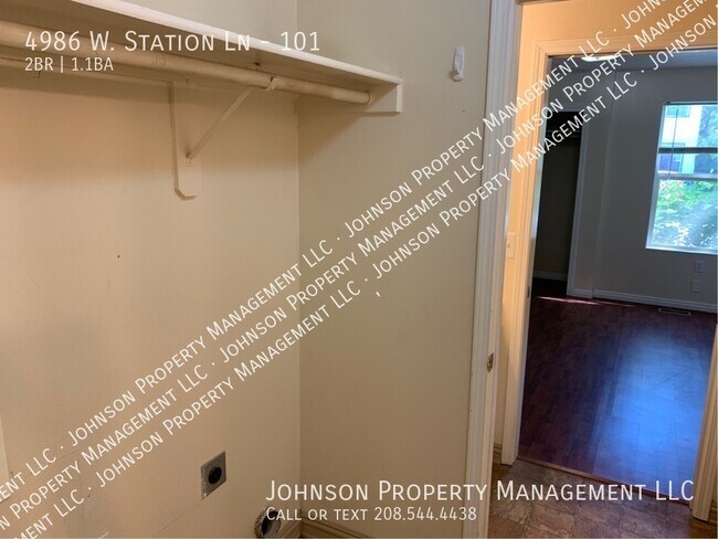 Building Photo - 4986 W Station Ln