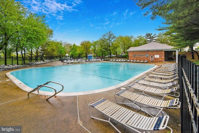 Building Photo - 6101 Hoskins Hollow Cir