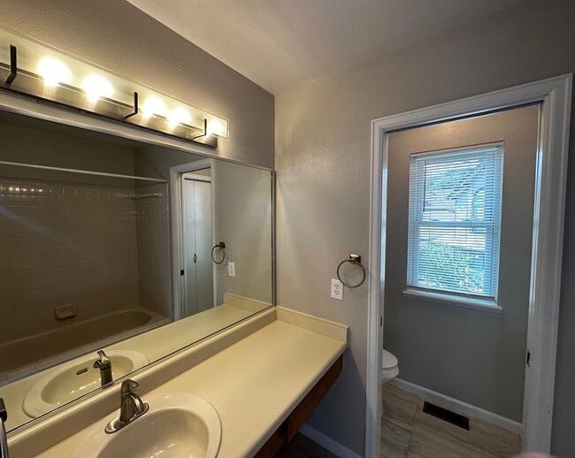 Building Photo - 1767 S Pitkin Cir