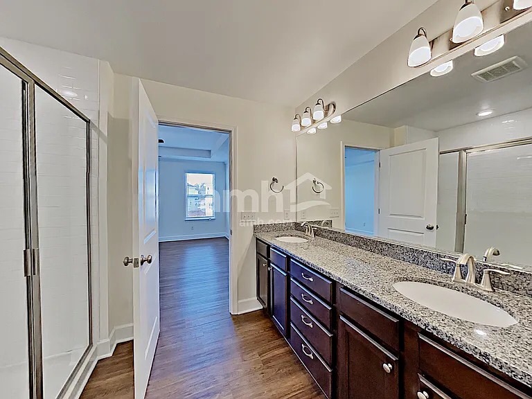Building Photo - 5208 Lake Maxwell Dr