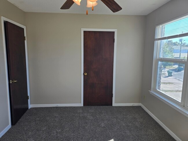 Building Photo - 206 Ann Cir