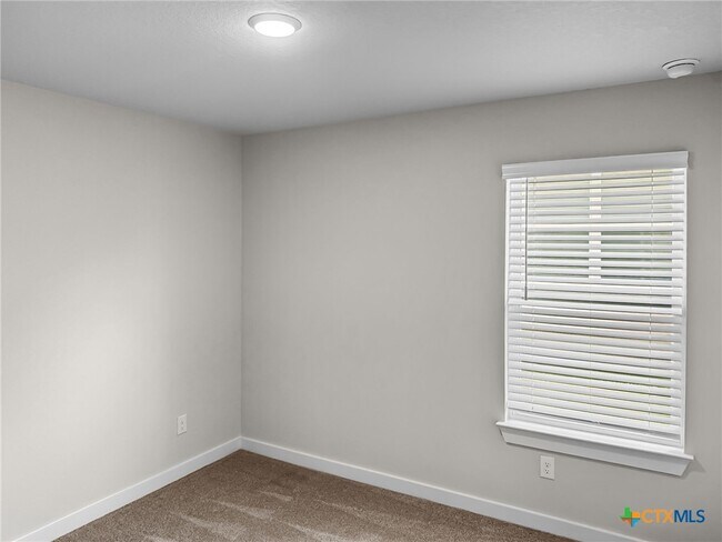 Building Photo - 916 Gray Cloud Dr