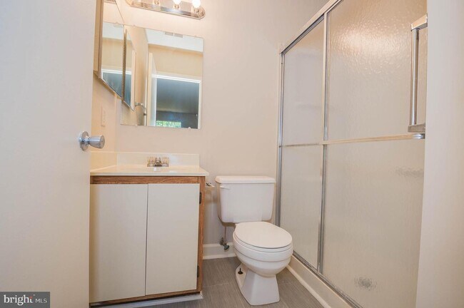 Building Photo - 800 College Ln