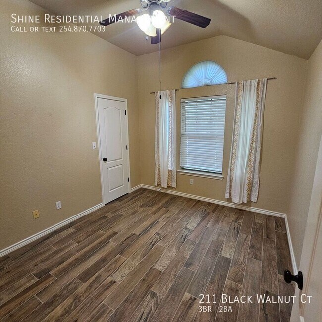 Building Photo - 211 Black Walnut Ct