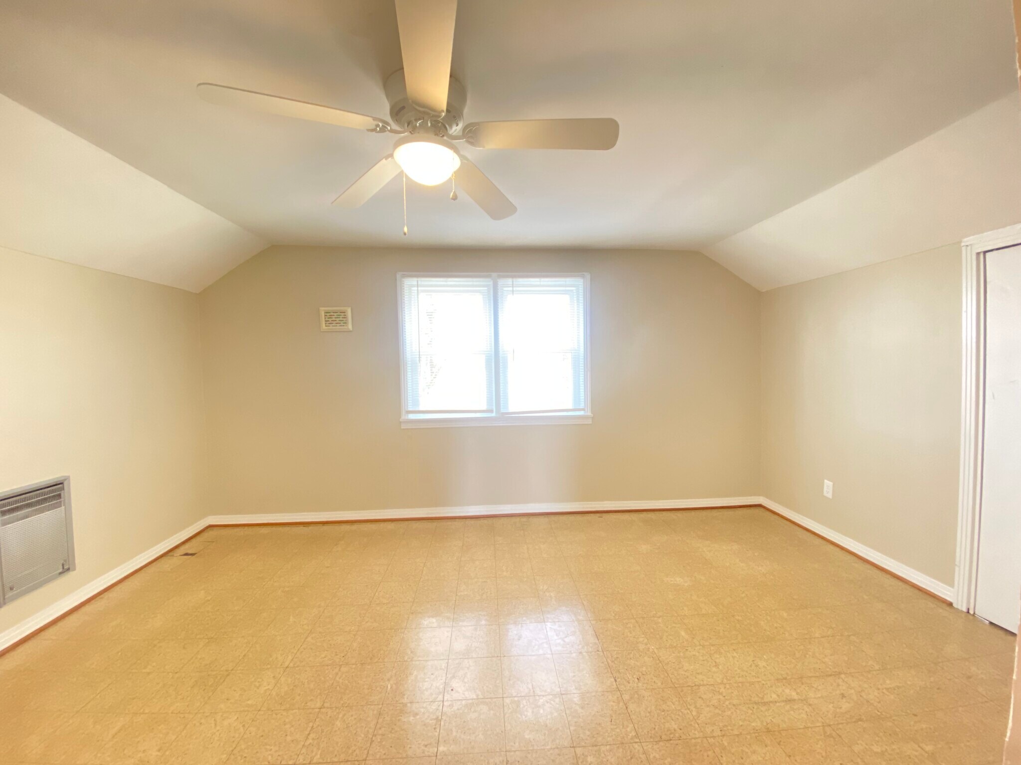 Upstairs bedroom - 7440 Mount Herman Rd