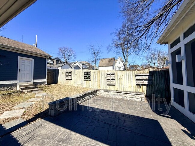 Building Photo - 2209 10th Ave S