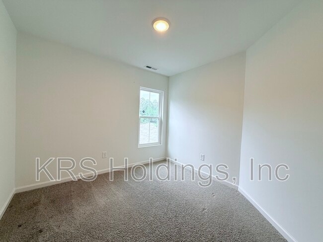 Building Photo - 1420 Maplewood Dr