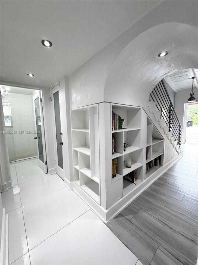 Building Photo - 3470 Sheridan Ave