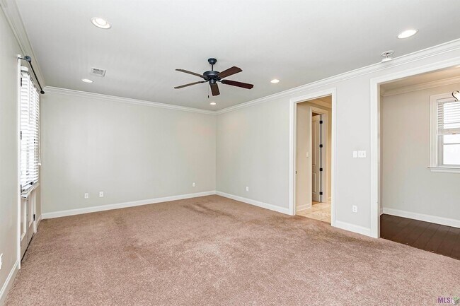 Building Photo - 7402 Elderberry Ave