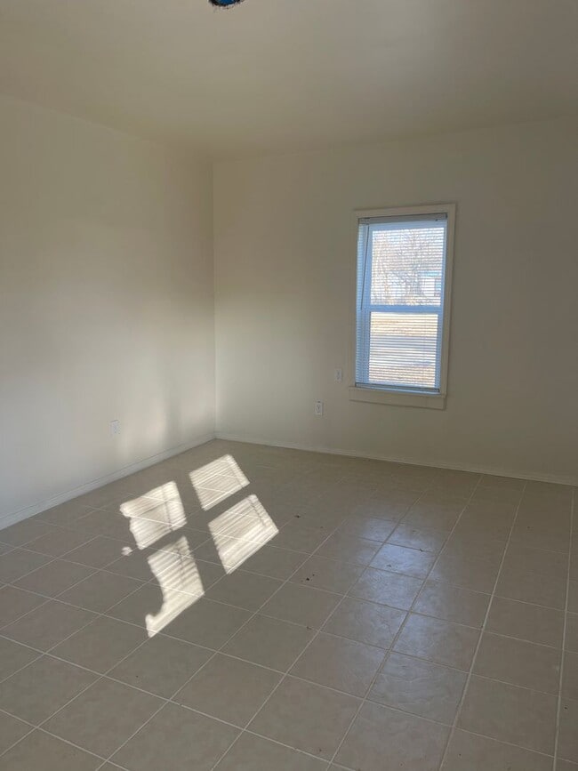 Building Photo - 1107th