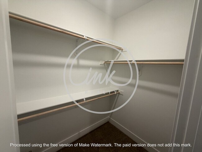 Building Photo - 185 Radiant Dr