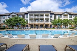 Building Photo - Lantower Waverly