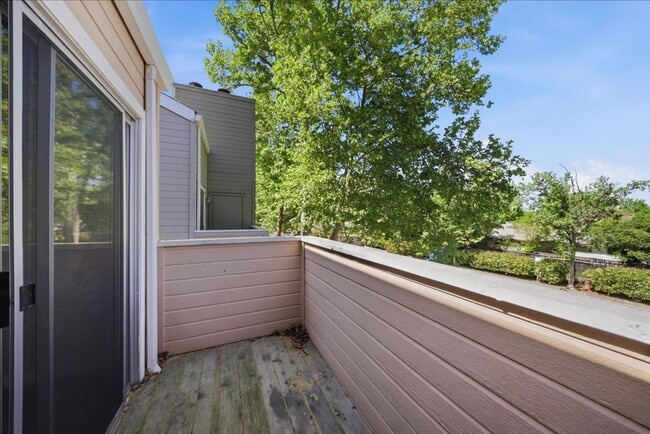 Building Photo - 1019 Dornajo Way