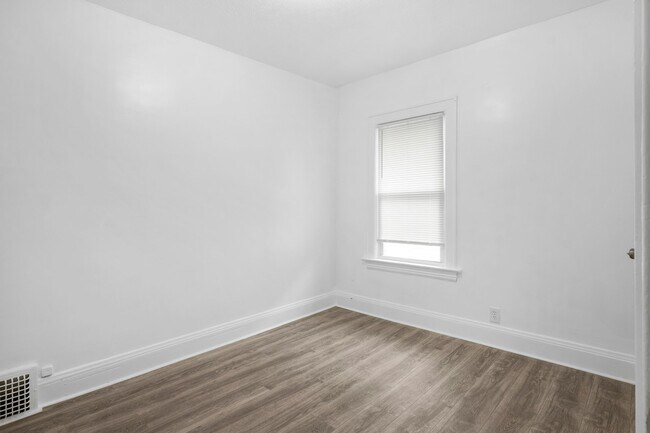 Building Photo - 13500 3rd Ave