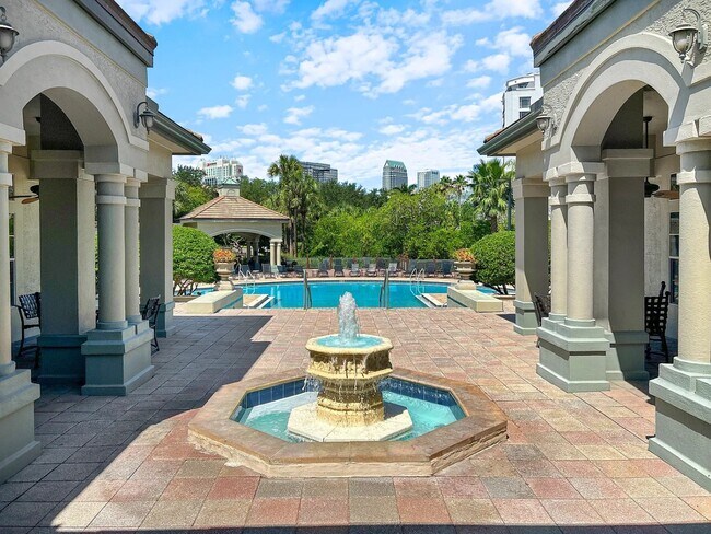 Building Photo - 708 Promenade Pl