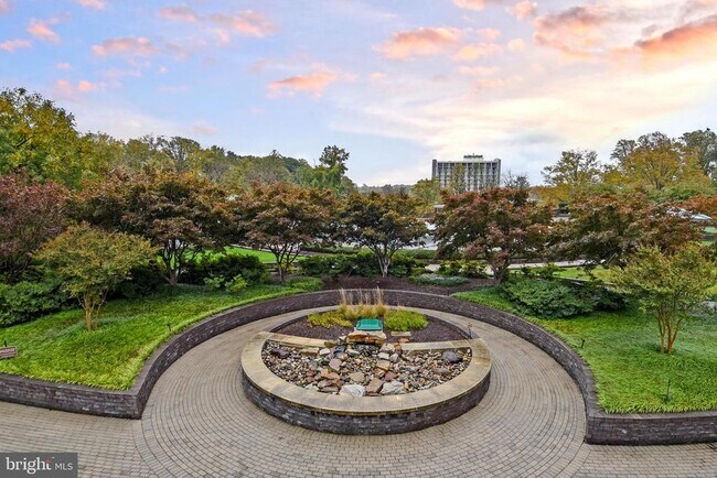 Building Photo - 5225 Pooks Hill Rd