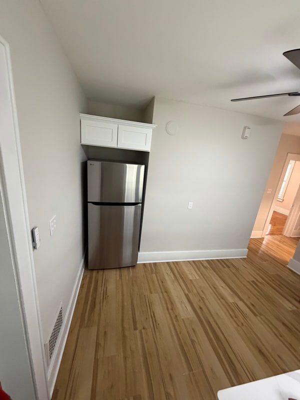 Building Photo - 513-15 Tennyson Ave