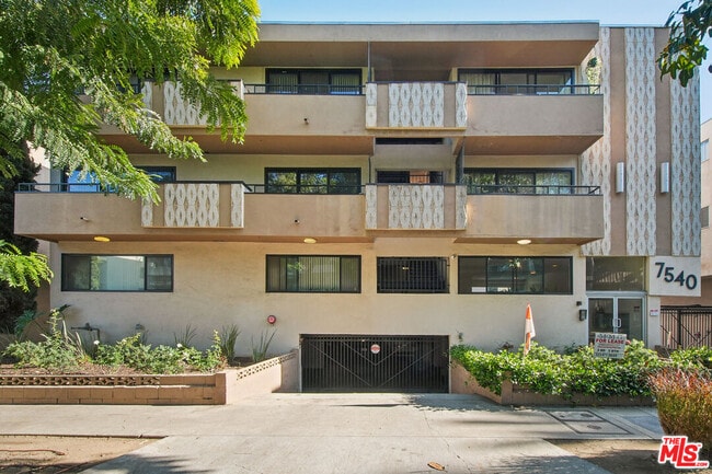Building Photo - 7540 Hampton Ave
