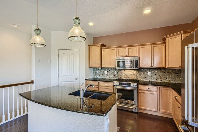 Building Photo - Flying Horse home for rent on Cake Bread!