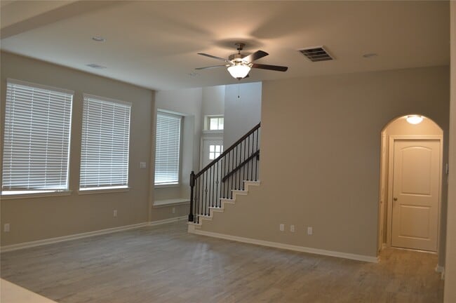 Building Photo - 28043 Rocky Heights Dr