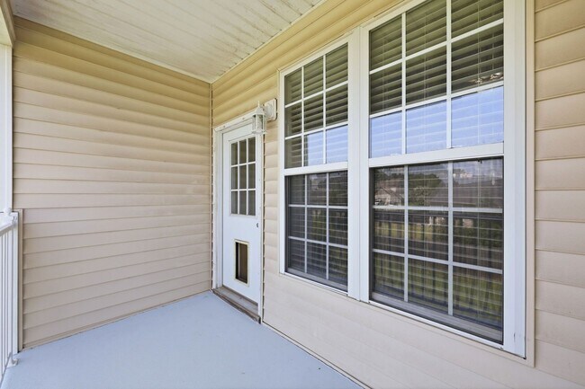 Building Photo - 1320 Kershaw Loop