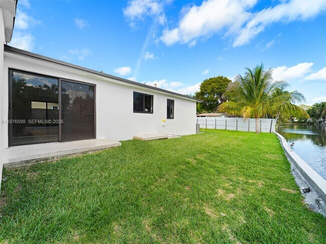 Building Photo - 212 SW 7th St