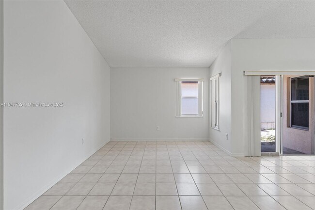 Building Photo - 14202 SW 151st Ct