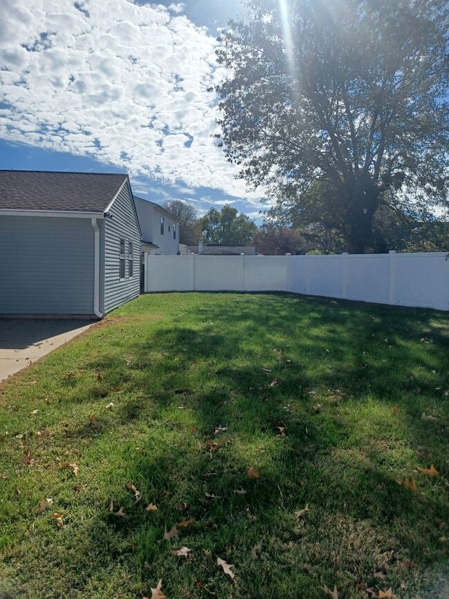Building Photo - Welcome to this beautiful 4-bedroom, 2-bathroom home located in the desirable Virginia Beach, VA
