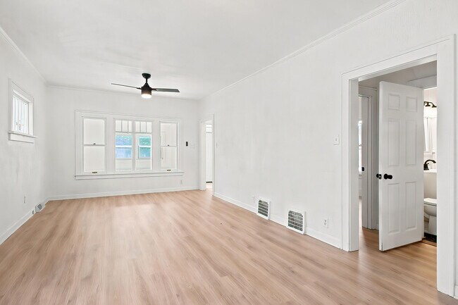 Building Photo - 6929 13th Ave